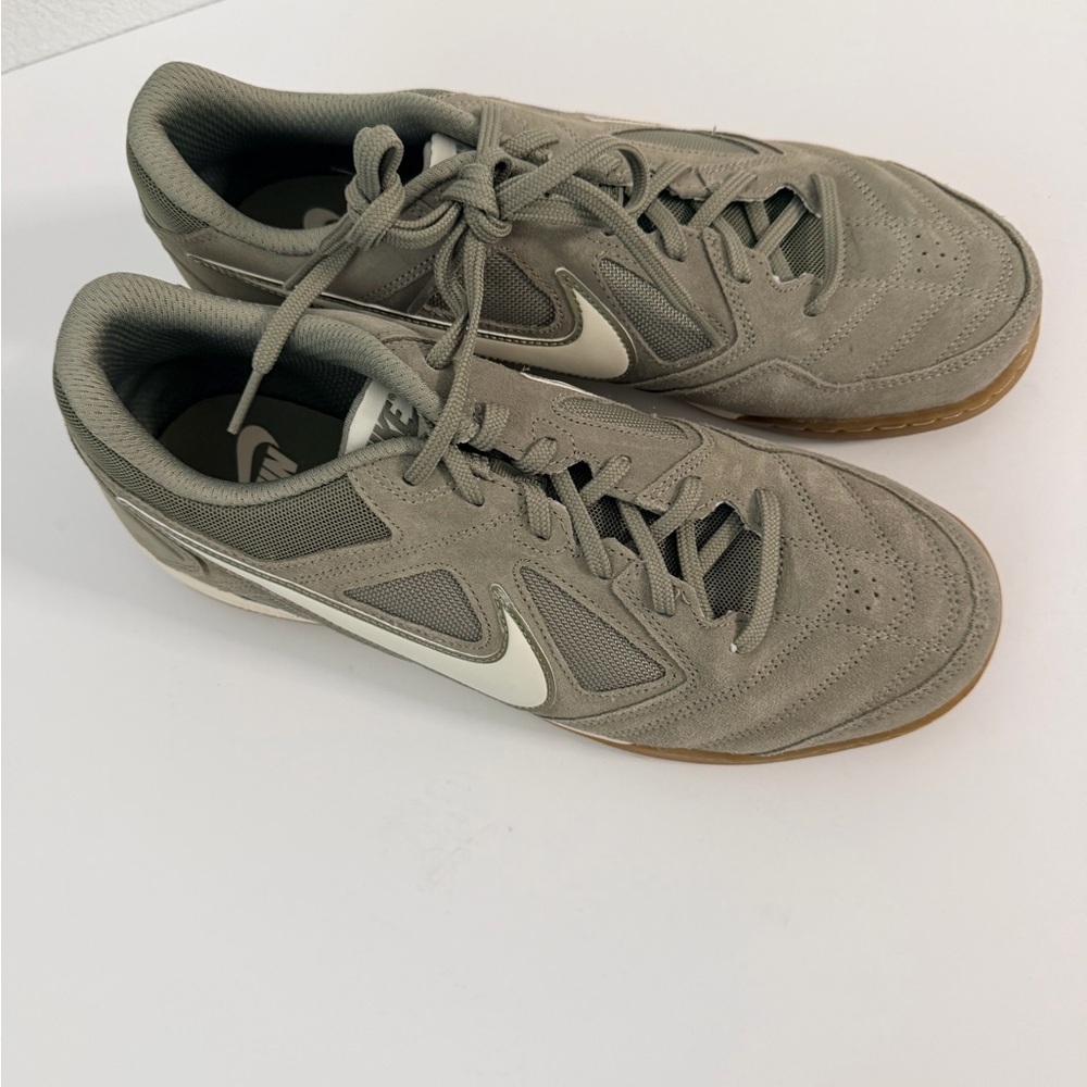 Nike Gato Men's Trainers in Light Army/Gum Light Brown/Soft Pearl Shoes Sz 10 - Picture 2 of 7